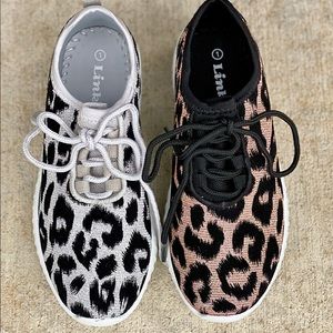 Girls Shimmery SILVER Leopard Sneakers.